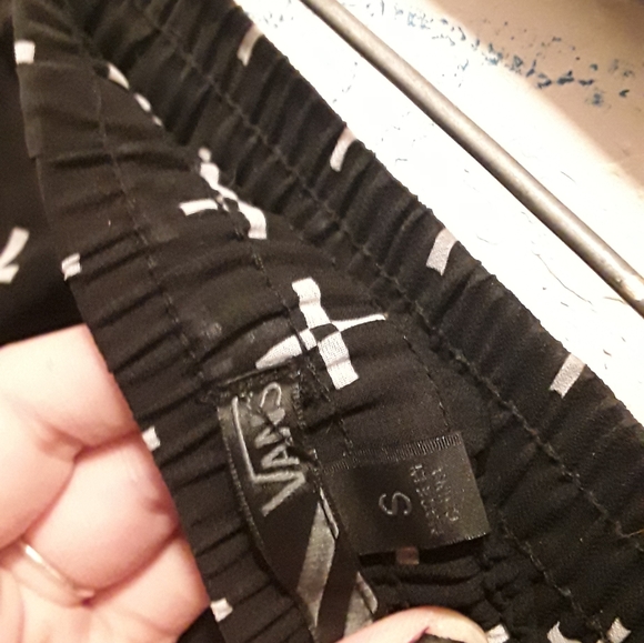 Cross pattern mini skirt - Picture 2 of 2